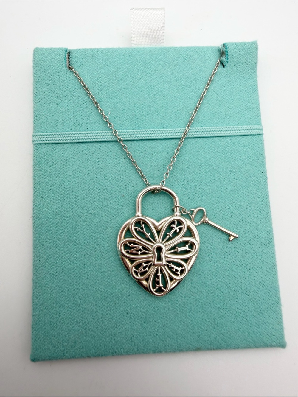 Tiffany & Co. 18” medium enchant filigree heart w key necklace sterling silver - Picture 4 of 12